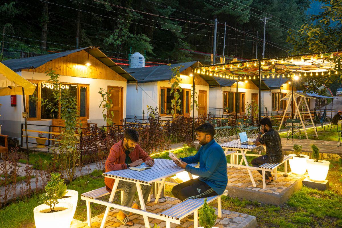 The Hosteller Kasol, Riverside